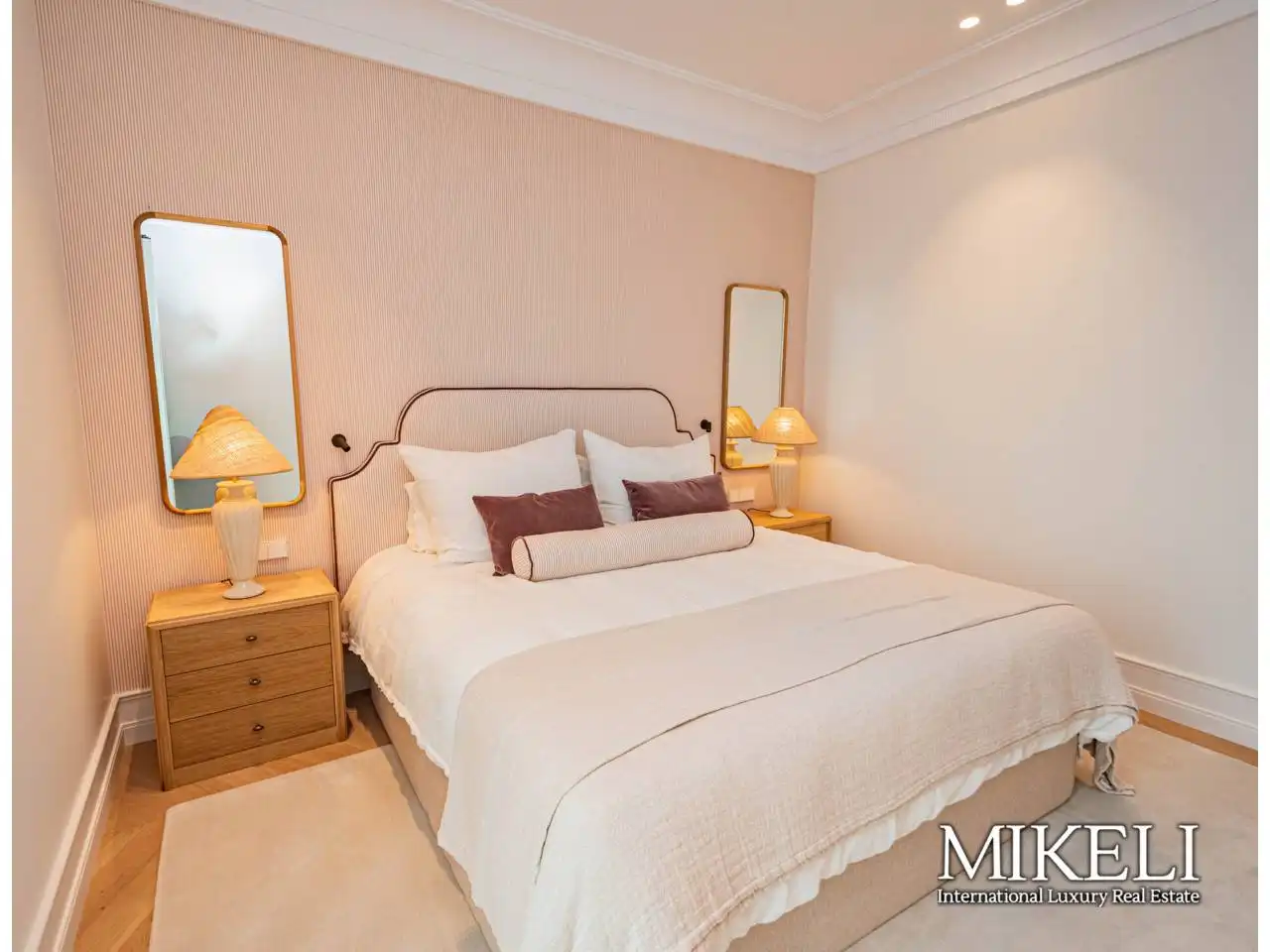Schlafzimmer von Wohnung zur Miete in Santander mit Heizung, Möbliert und Balkon