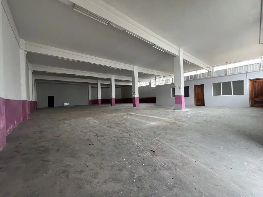 Industrial buildings for rent in Padrón