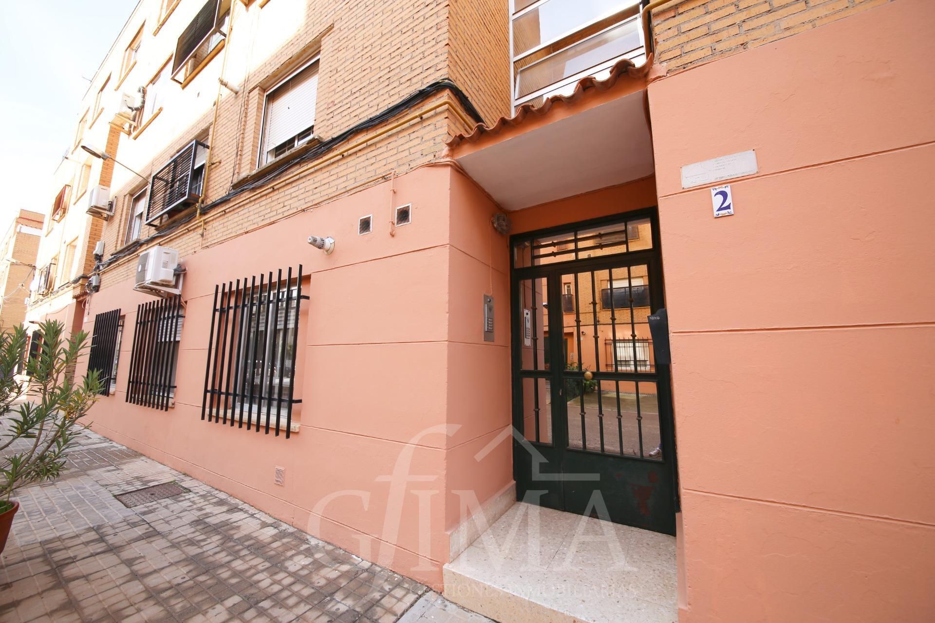 Vista exterior de Pis en venda en Alcázar de San Juan amb Calefacció