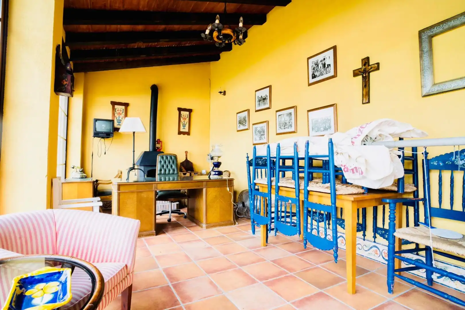 Casa rústica amb terrassa en venda a Villamartín, imagen 4