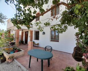 Jardí de Casa adosada en venda en Villena amb Aire condicionat