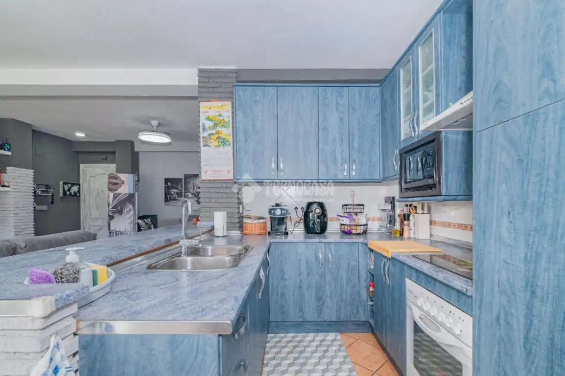 Kitchen of Flat for sale in Granada  with Air Conditioner