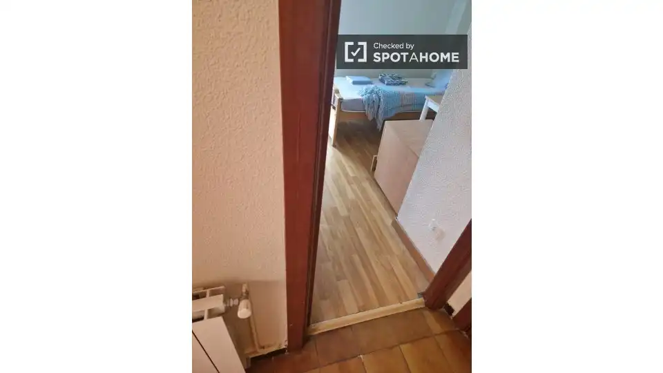 Bedroom of Flat for share in Las Rozas de Madrid  with Air Conditioner, Heating and Furnished