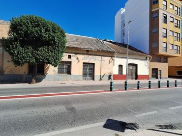 Industriegebäude zum Verkauf in Avinguda de la Valldigna 68