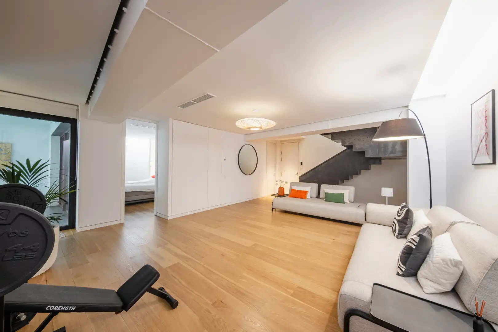 Maisonette zum Verkauf in Barcelona mit Klimaanlage, Heizung und Privatgarten