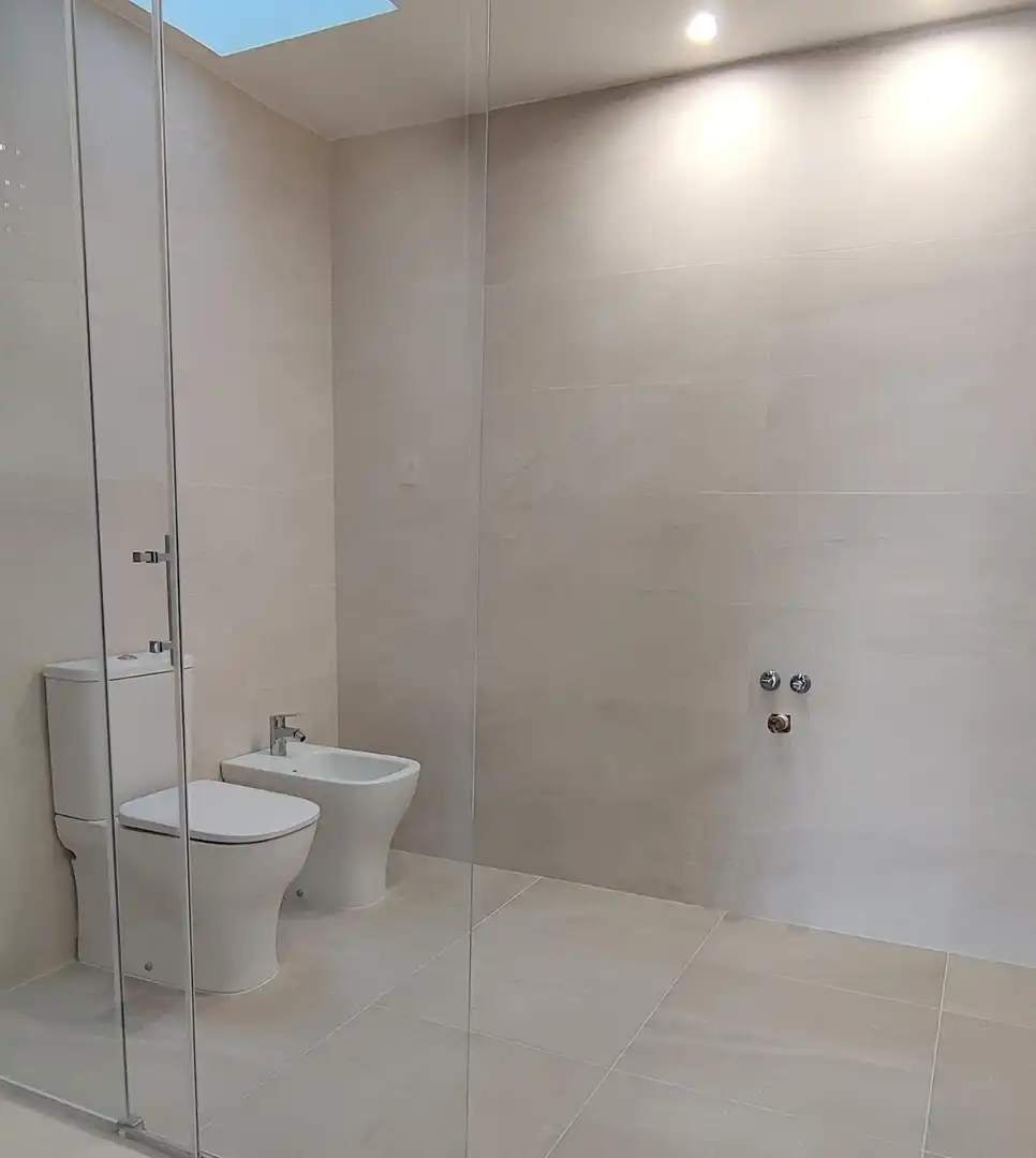 Badezimmer von Dachboden zum Verkauf in Valladolid mit Heizung, Terrasse und Abstellraum
