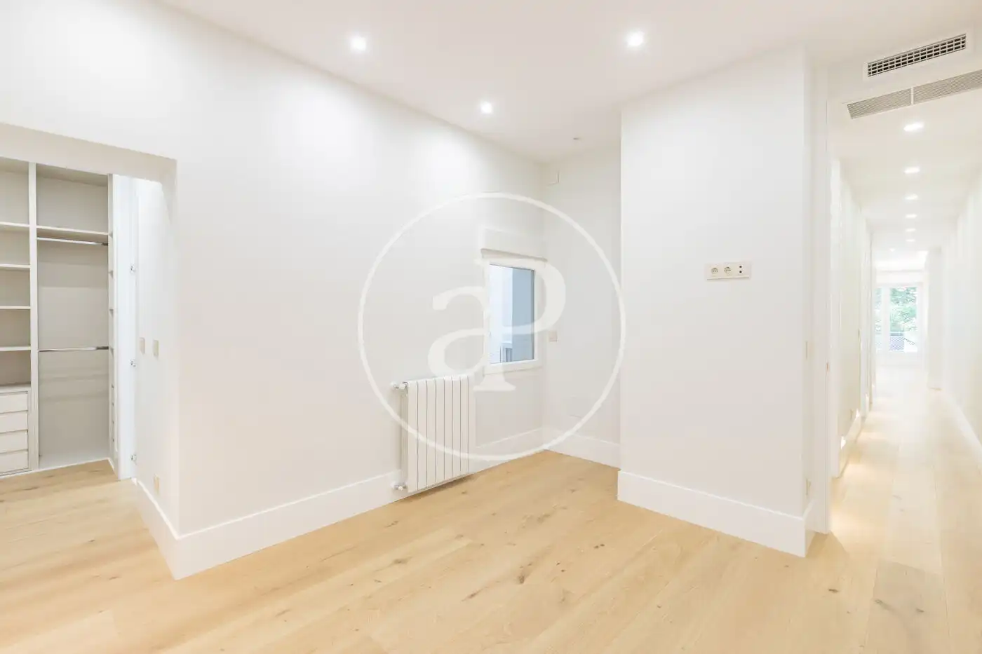 Flat for sale in Madrid  with Air Conditioner and Heating