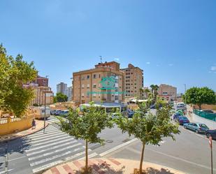 Vista exterior de Casa o xalet en venda en El Campello amb Aire condicionat, Calefacció i Jardí privat