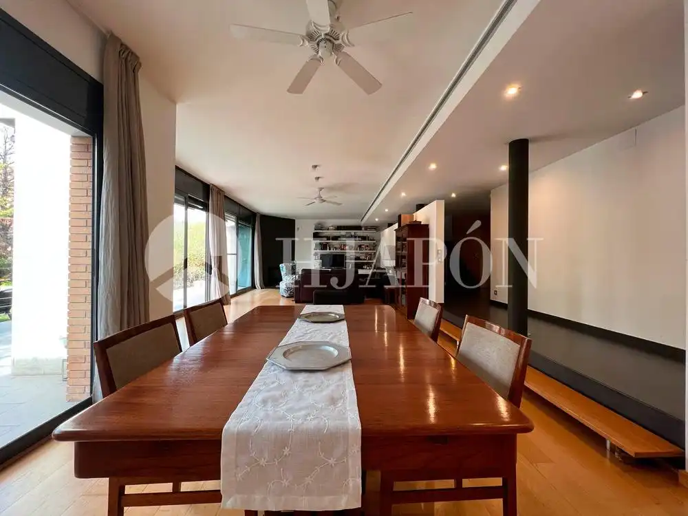Comedor de Casa o chalet en venta en Alella con Aire acondicionado, Calefacción y Jardín privado