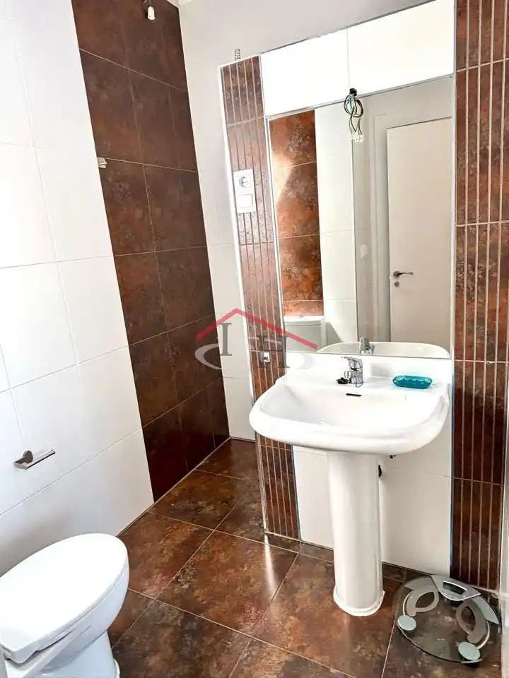 Baño de Casa adosada en venta en Sariegos con Calefacción, Jardín privado y Terraza