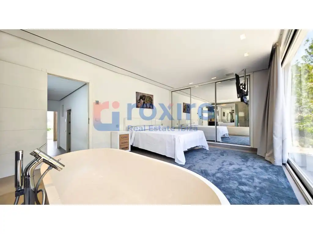 Dormitori de Casa o xalet en venda en Santa Eulària des Riu amb Aire condicionat, Jardí privat i Terrassa