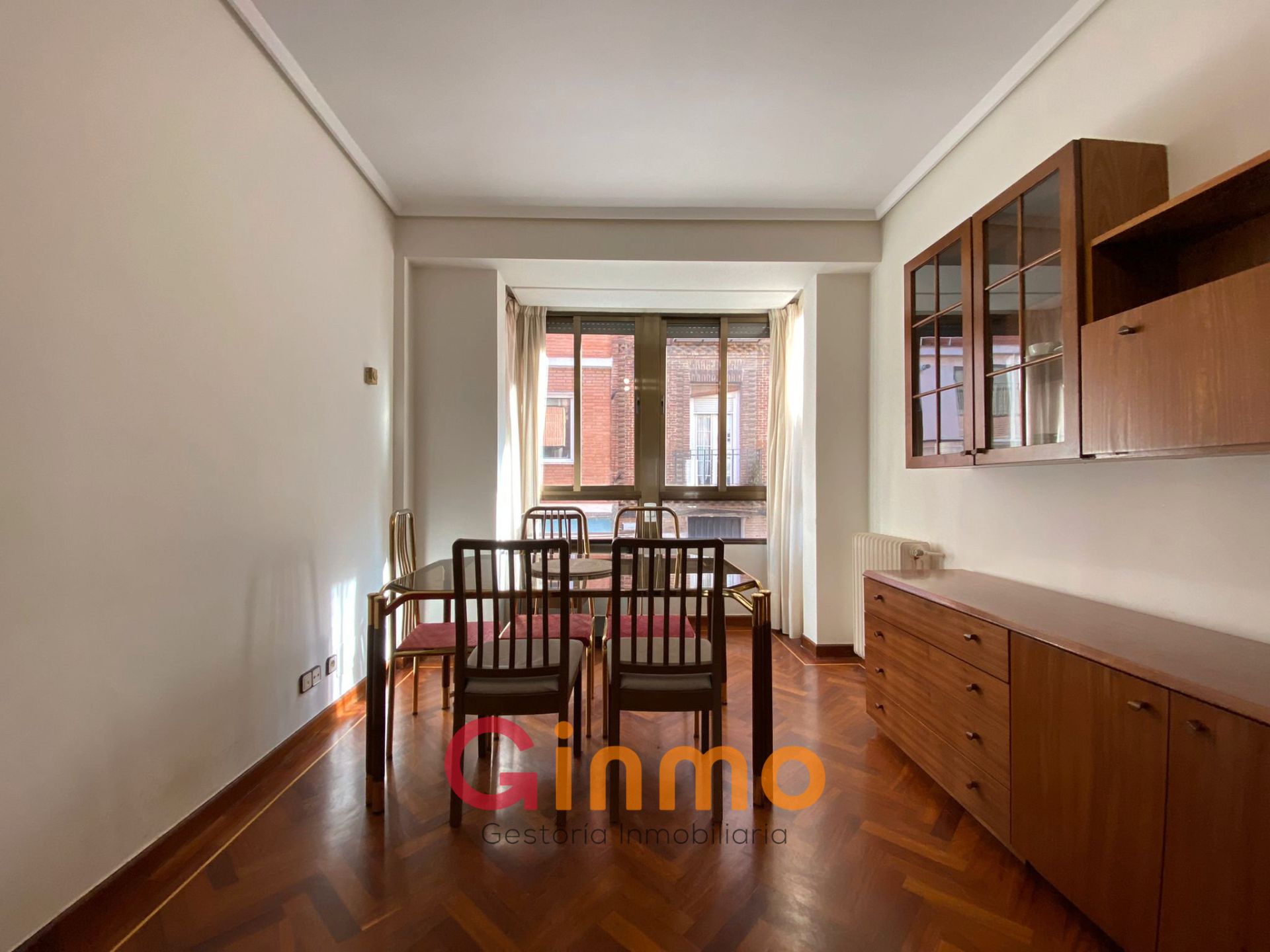 Dining room of Flat to rent in  Madrid Capital  with Air Conditioner, Heating and Parquet flooring