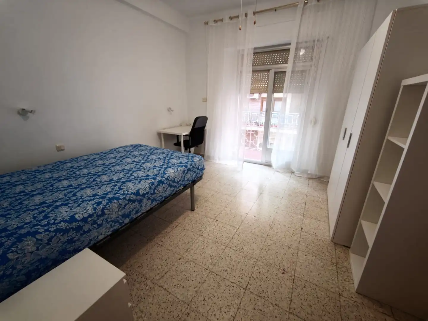 Habitación de Piso de alquiler en Albacete con Calefacción, Amueblado y Balcón