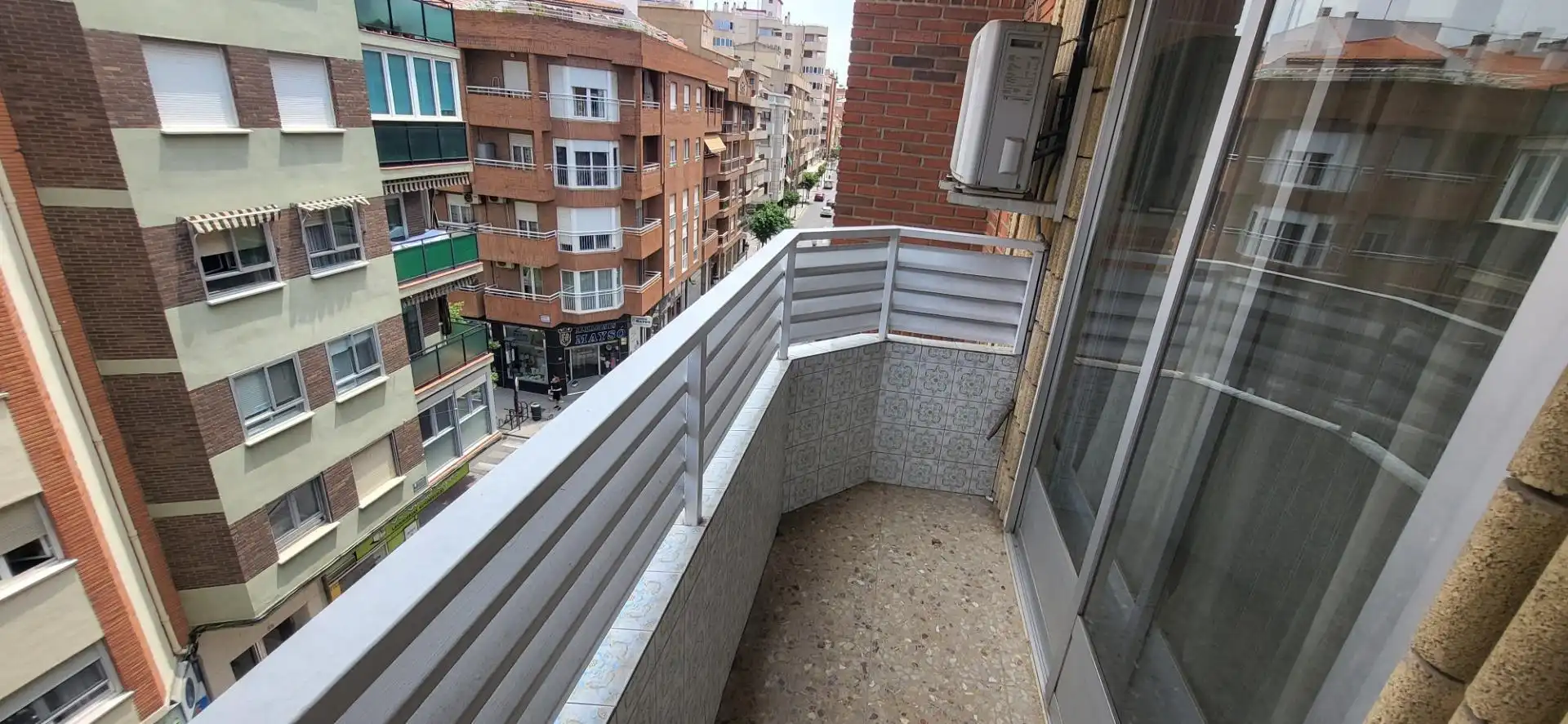 Terrassa de Pis de lloguer en Albacete amb Aire condicionat, Calefacció i Moblat