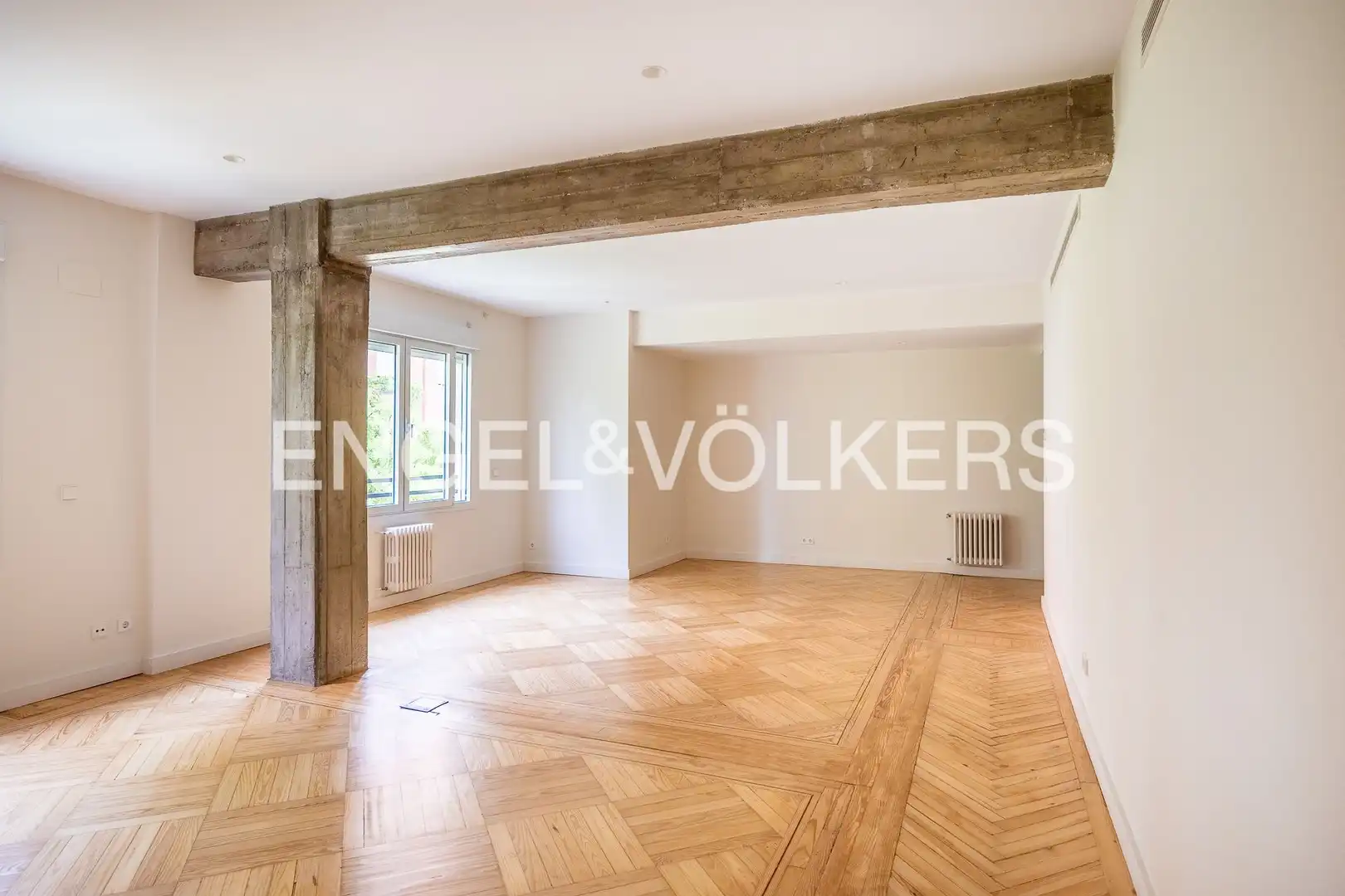 Wohnzimmer von Wohnung zur Miete in Sevilla mit Klimaanlage, Heizung und Parkett