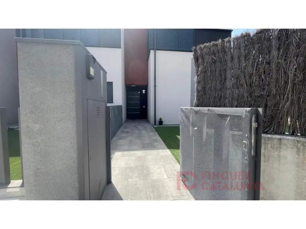 Exterior view of Houses for sale in Vilablareix  with Private garden