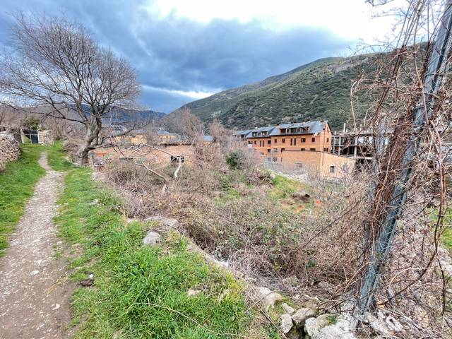 Terreno industrial en Venta en Cami dels Horts en Sort