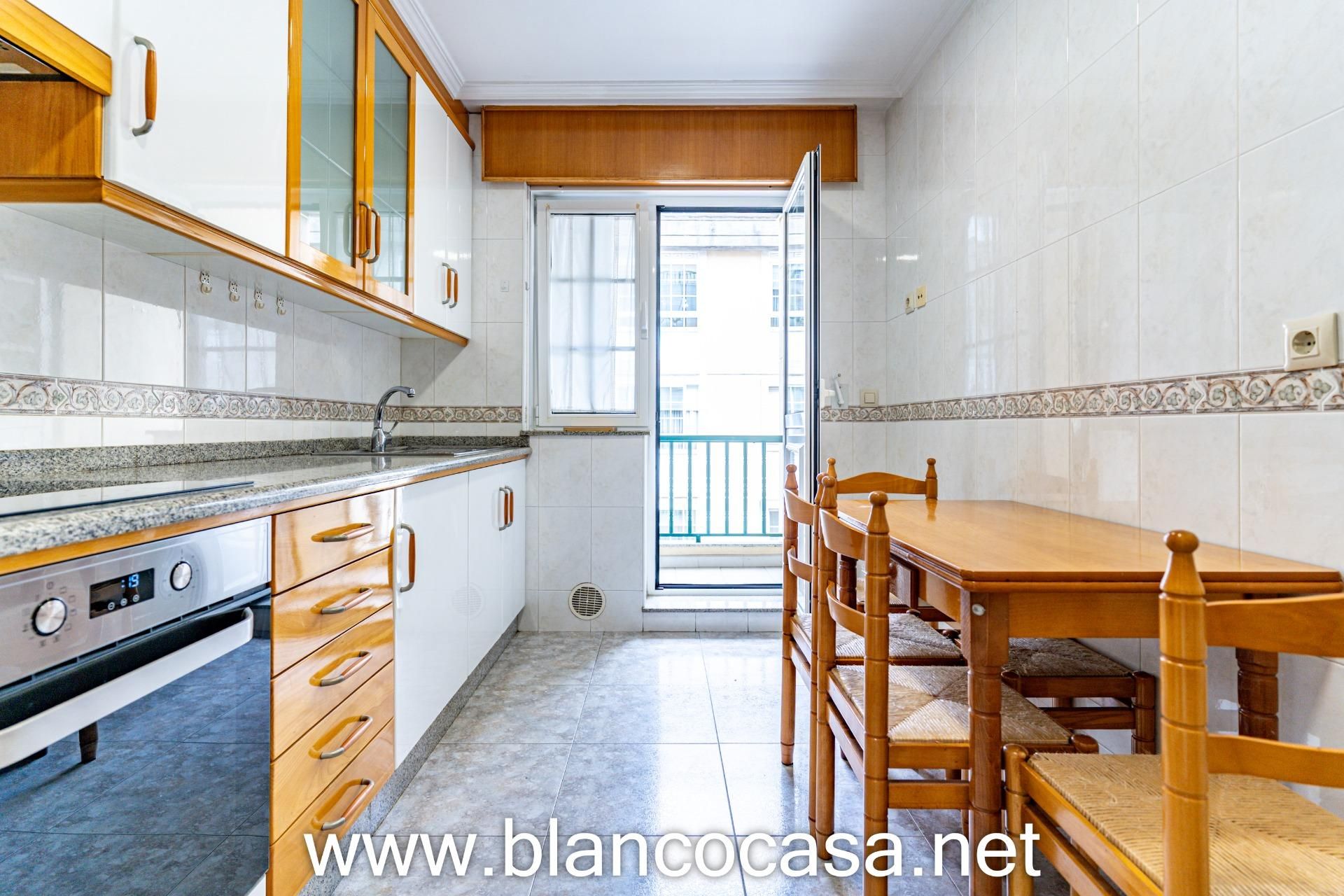 Flat to rent in Carballo
