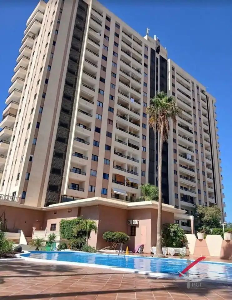 Vista exterior de Piso en venta en Adeje con Terraza y Piscina comunitaria
