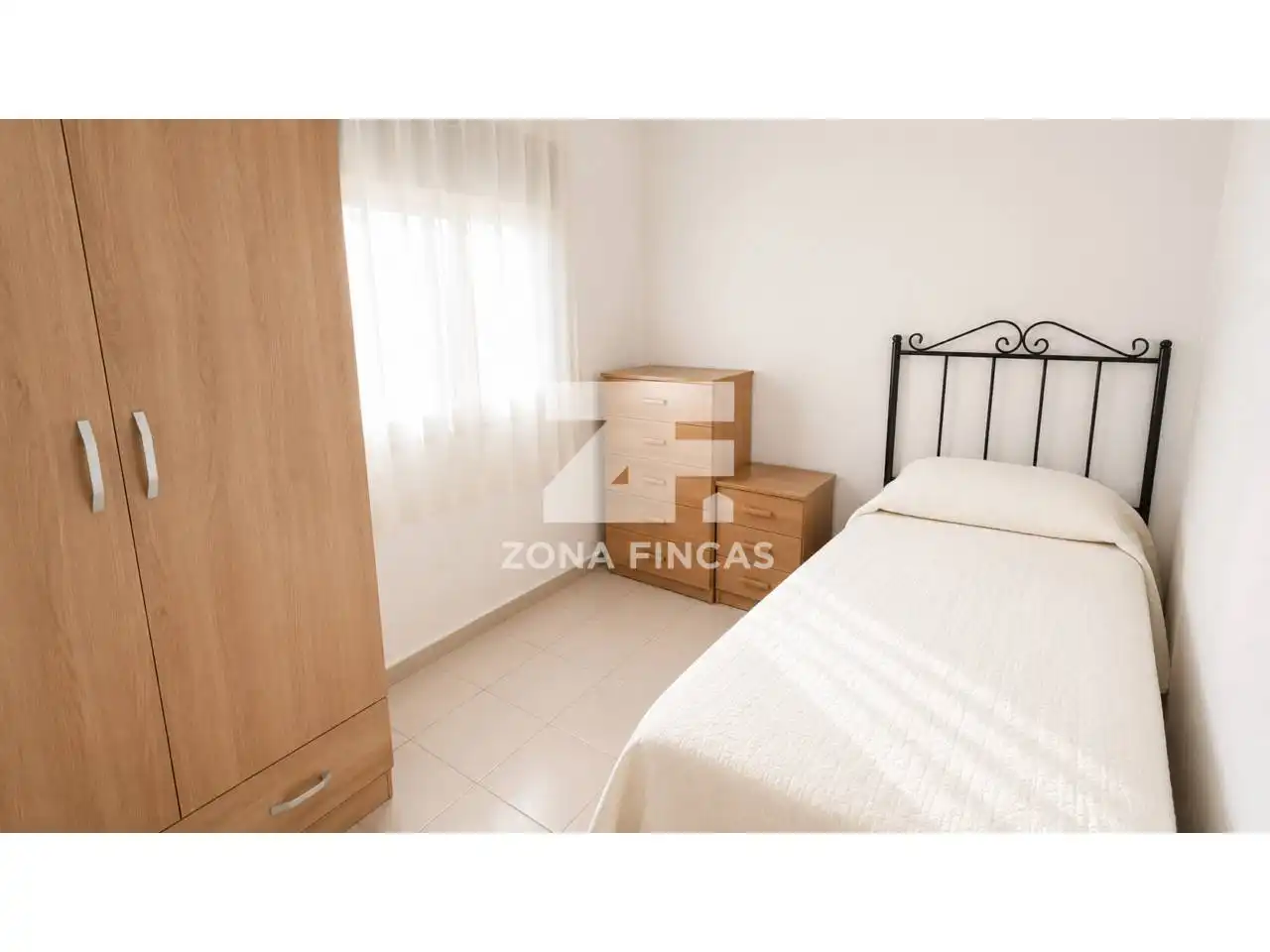 Dormitori de Casa o xalet en venda en Santa Coloma de Gramenet amb Terrassa