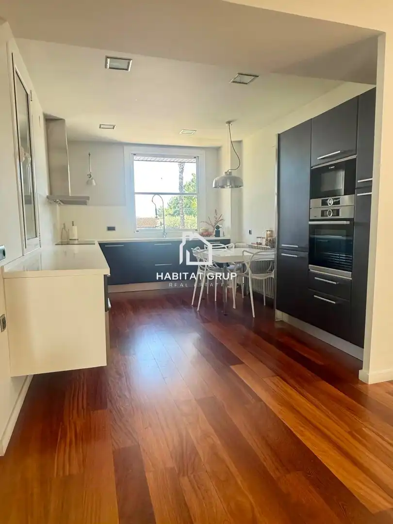 Cocina de Casa o chalet en venta en Canovelles con Aire acondicionado, Calefacción y Jardín privado