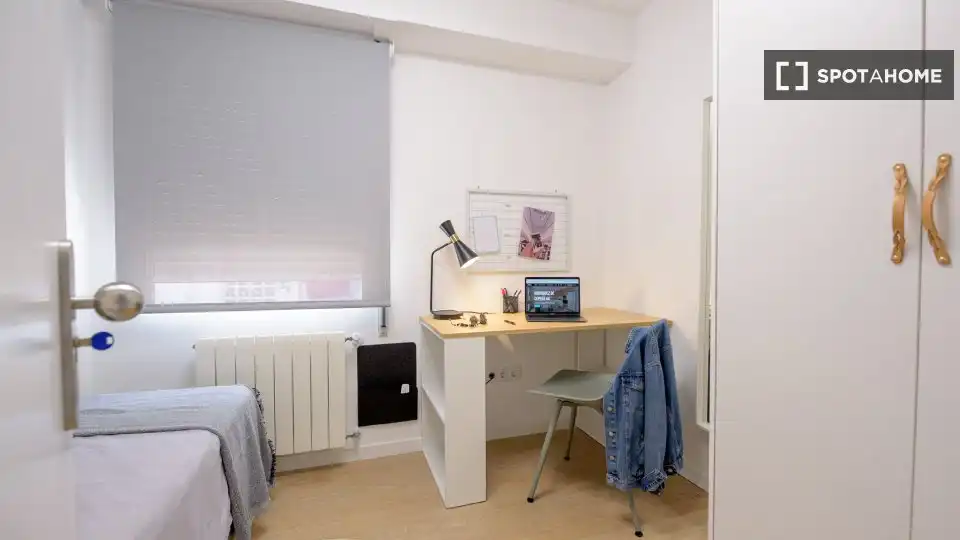 Habitación de Piso para compartir en Valencia con Aire acondicionado, Calefacción y Amueblado