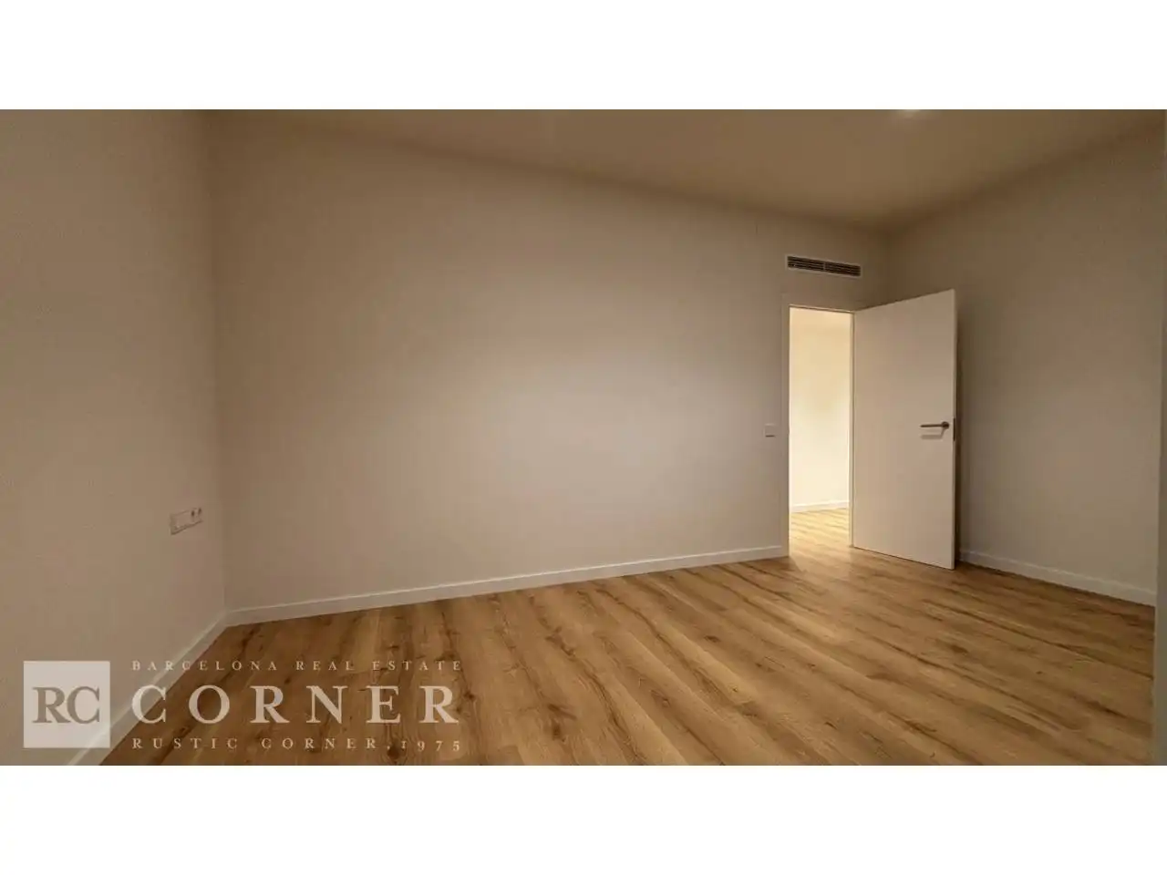 Flat for rent in Barcelona  with Air Conditioner, Heating and Terrace