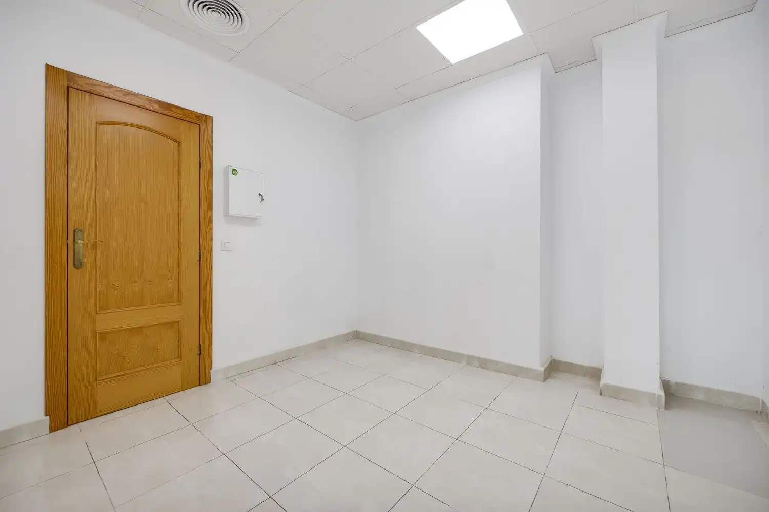 Commercial properties for sale in Torrevieja  with Air Conditioner