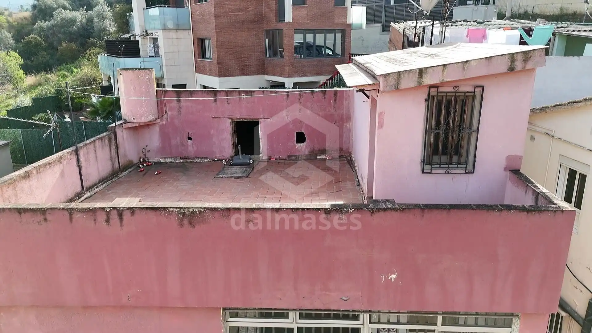 Exterior view of Houses for sale in Sant Vicenç Dels Horts  with Air Conditioner, Terrace and Storage room