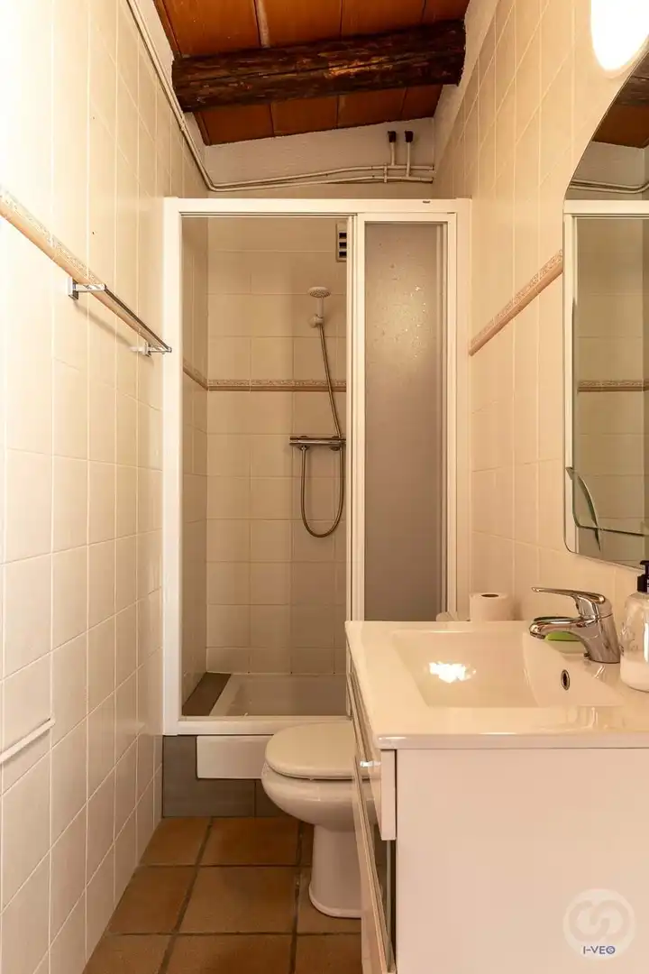 Badezimmer von Einfamilien-Reihenhaus zum Verkauf in Roses mit Klimaanlage, Heizung und Schwimmbad