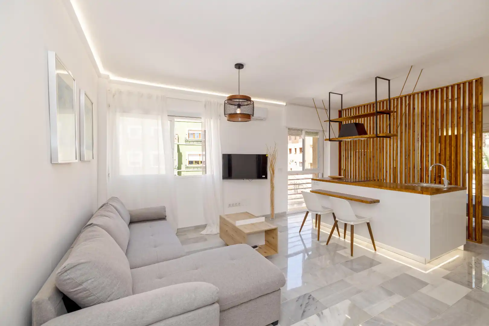 Living room of Study for sale in Málaga Capital  with Air Conditioner, Heating and Furnished