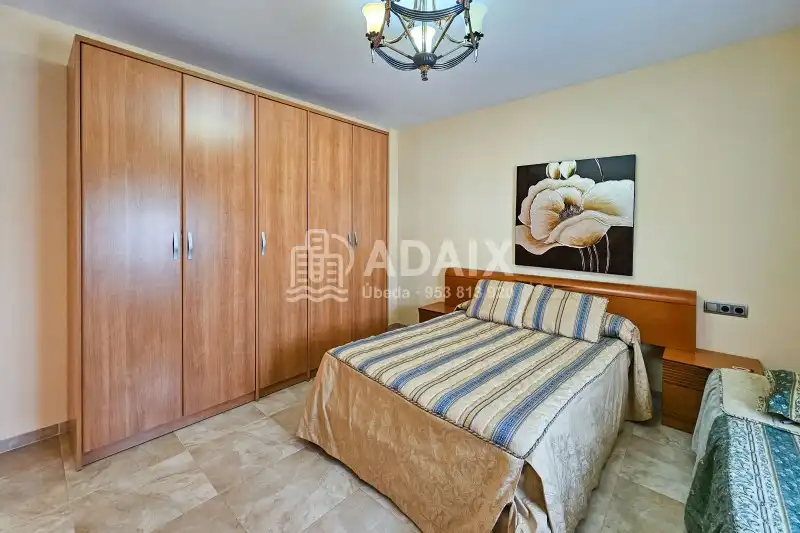 Bedroom of Houses for sale in Úbeda  with Air Conditioner, Heating and Terrace