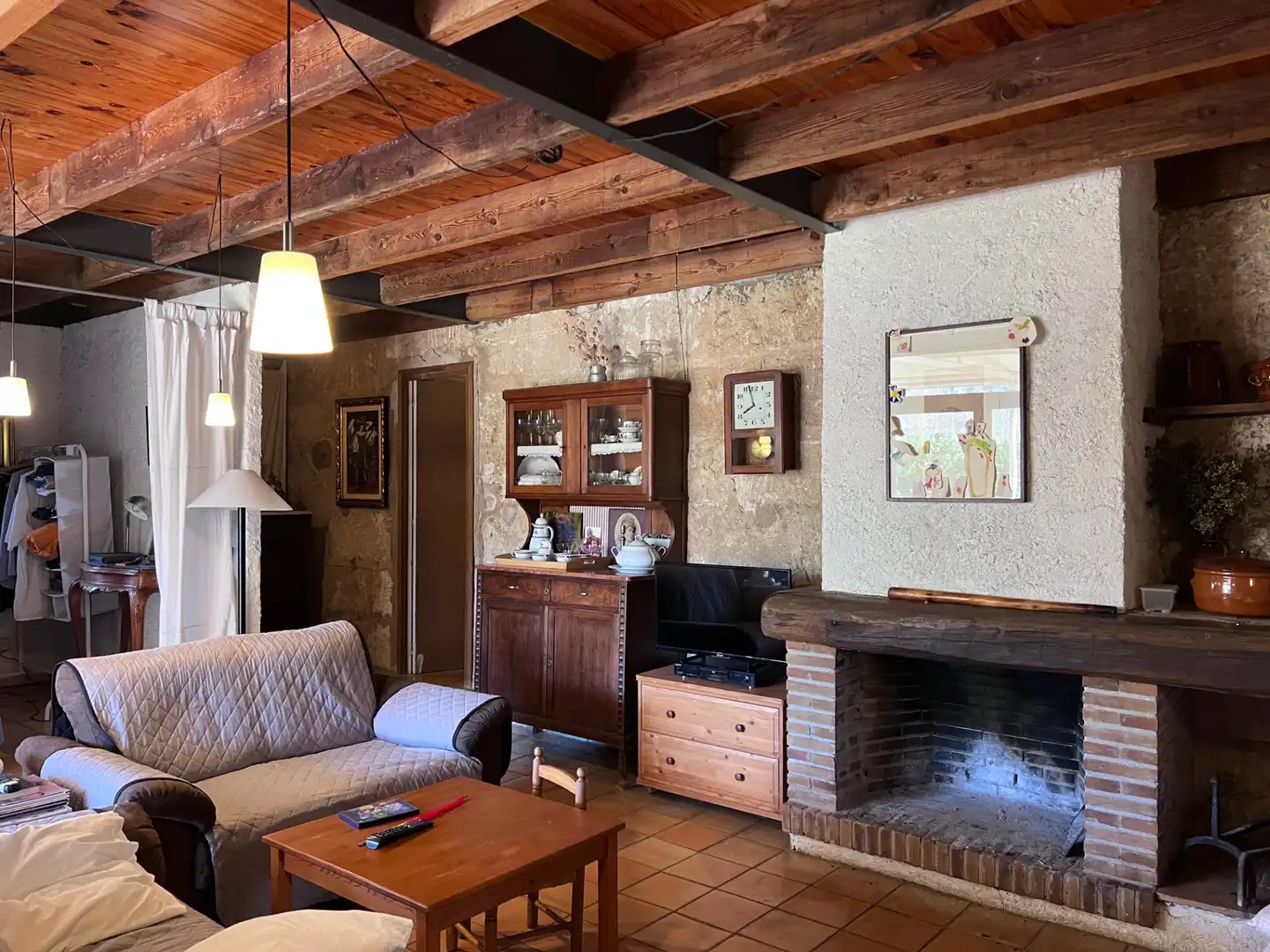 Sala d'estar de Finca rústica en venda en Mieres (Girona) amb Aire condicionat, Jardí privat i Parquet