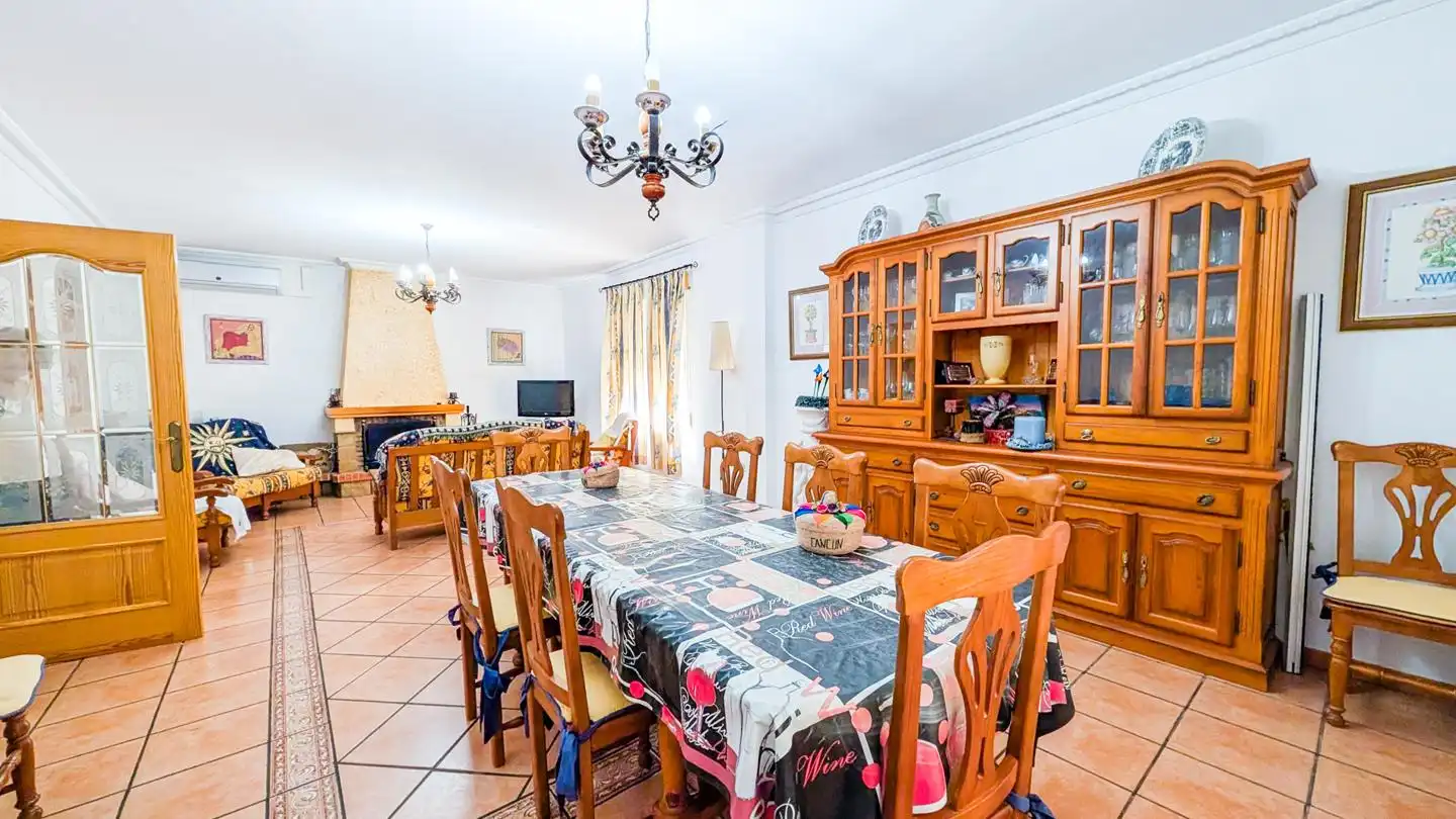 Menjador de Casa o xalet en venda en Elche / Elx amb Aire condicionat, Jardí privat i Terrassa