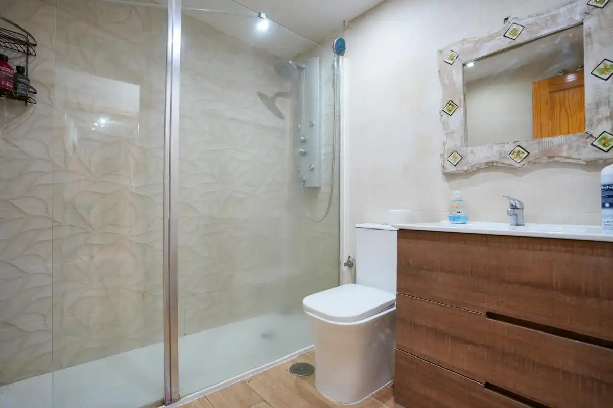Baño de Casa adosada en venta en Meco con Aire acondicionado, Calefacción y Jardín privado