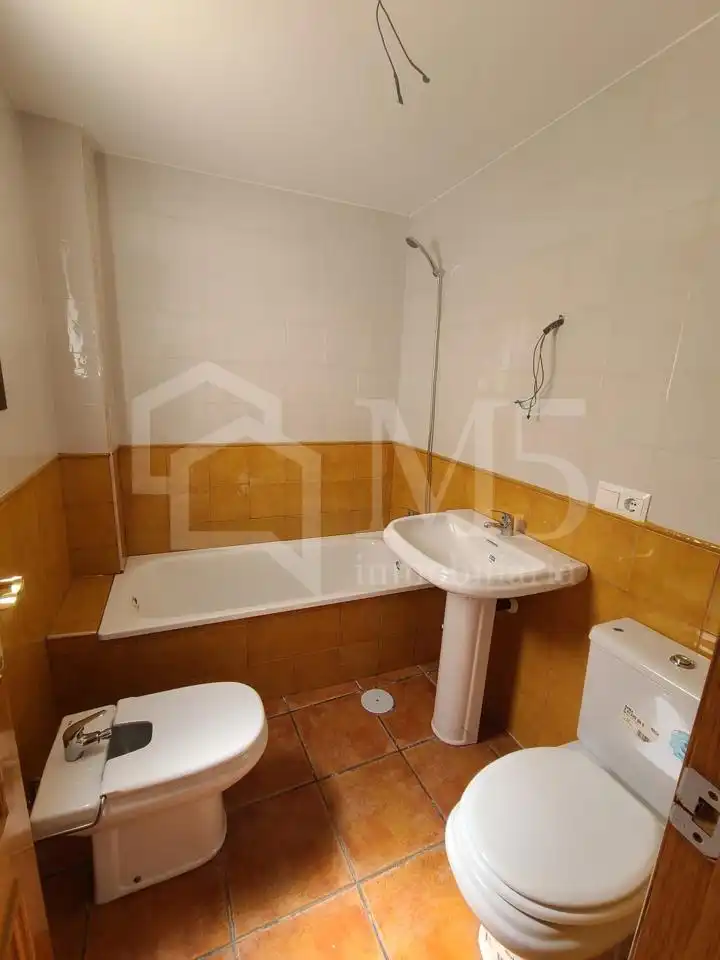Baño de Planta baja en venta en Alcaucín con Terraza y Piscina comunitaria