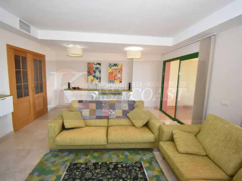 Sala de estar de Dúplex en venta en Fuengirola con Aire acondicionado, Jardín privado y Terraza
