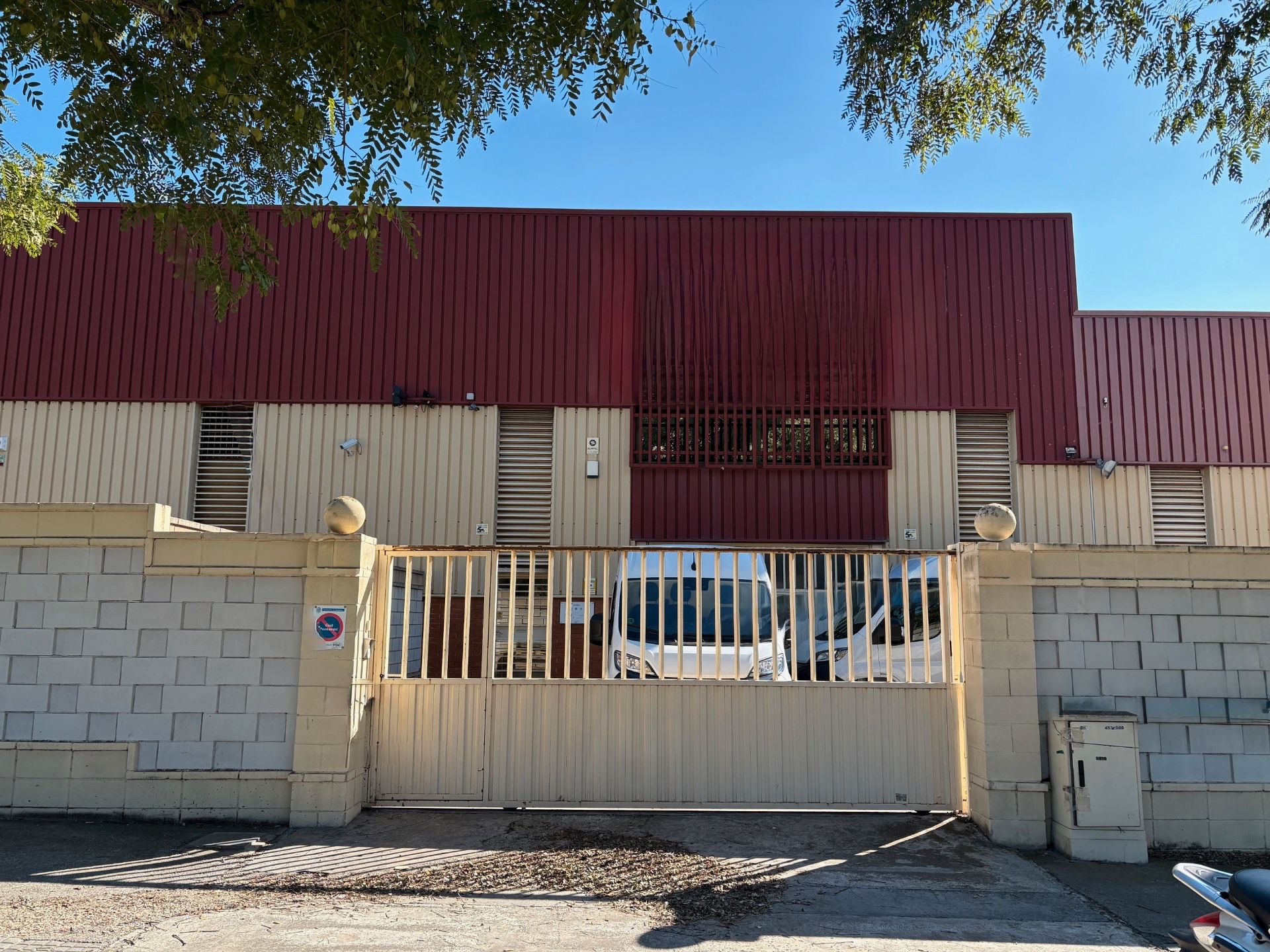 Exterior view of Industrial buildings to rent in Badalona  with Heating and Alarm