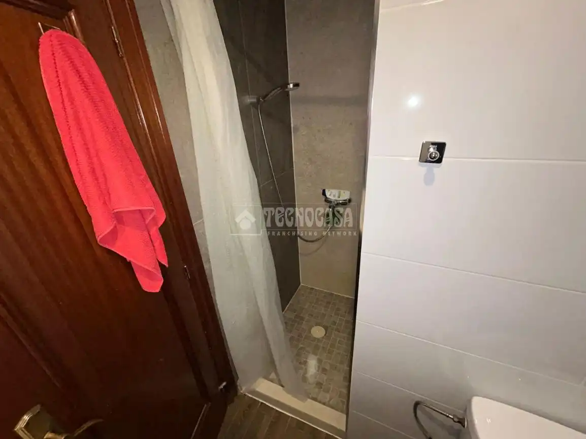 Baño de Piso en venta en Valencia con Calefacción, Amueblado y Balcón