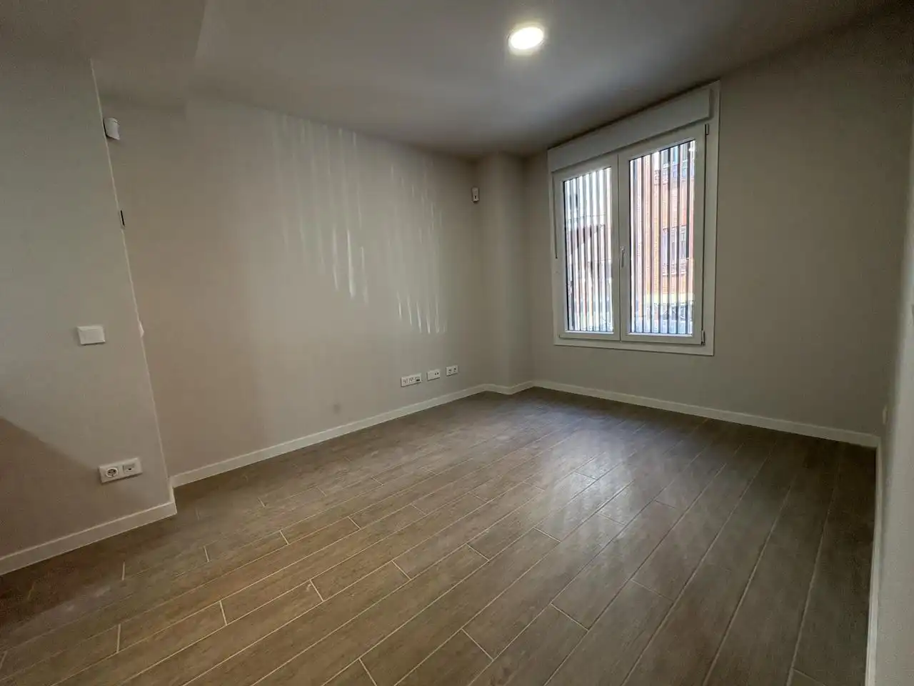 Schlafzimmer von Erdgeschoss zur Miete in Torrejón de Ardoz mit Abstellraum und Gemeinschaftspool