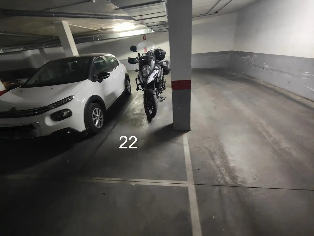 Motorbike with lift for sale in Carrer de Santa Anna 4, imagen 4
