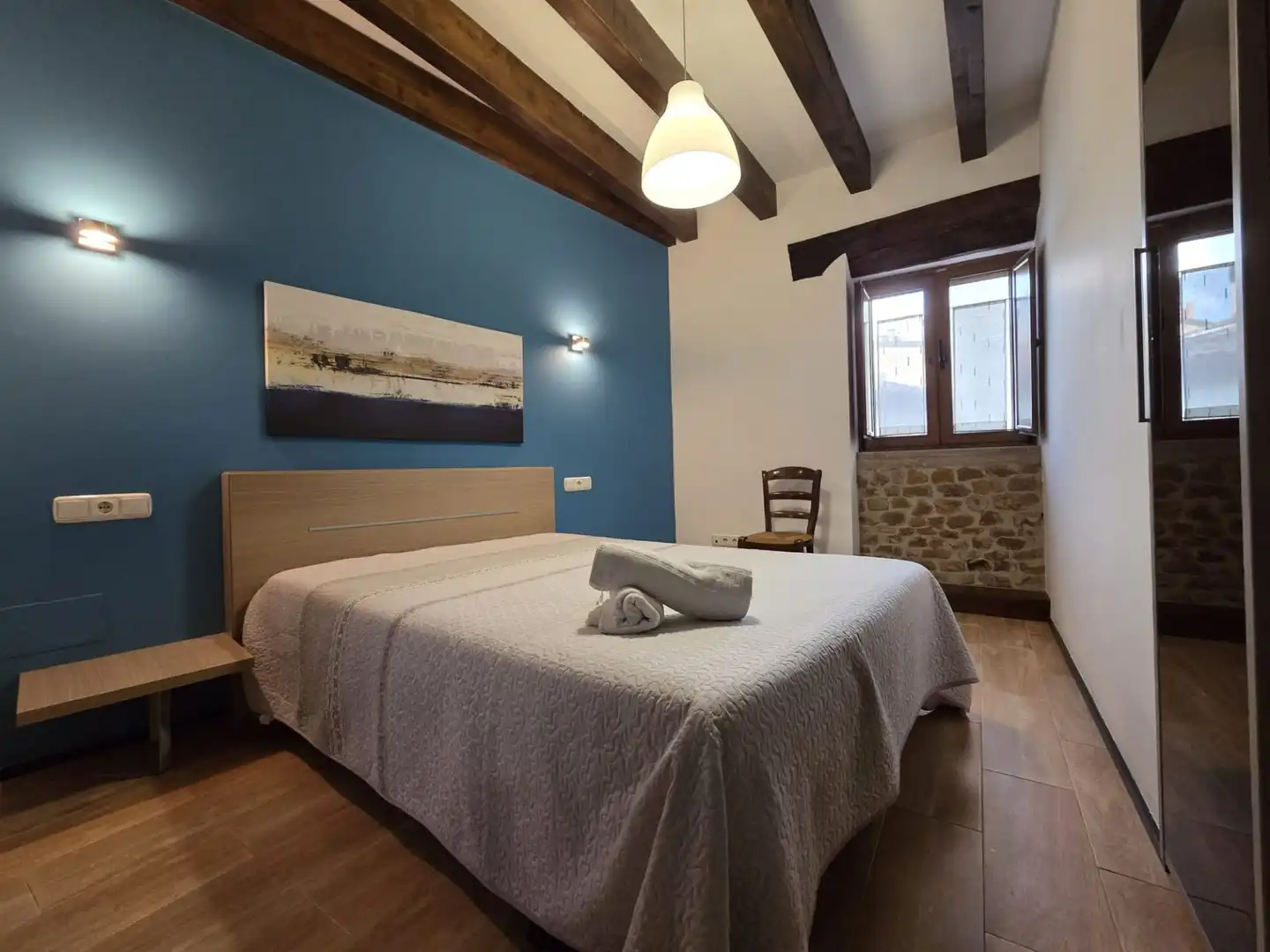 Schlafzimmer von Country house zum Verkauf in Campezo / Kampezu mit Möbliert