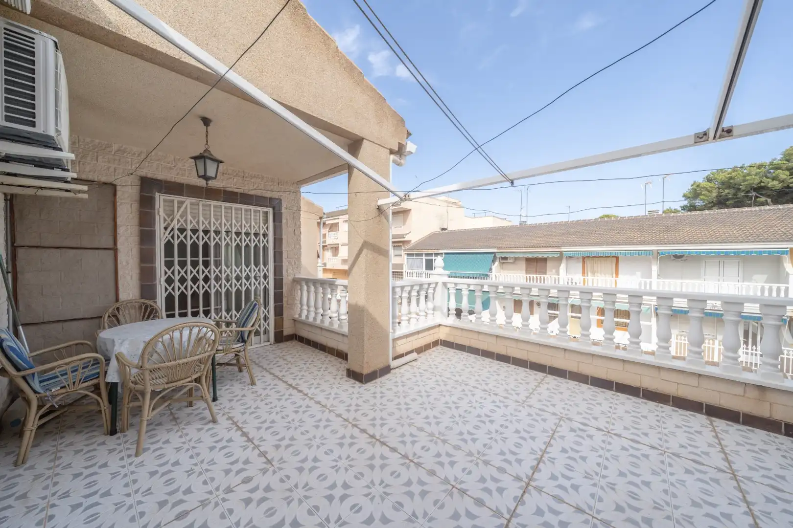 Terrassa de Casa adosada en venda en San Pedro del Pinatar amb Aire condicionat, Jardí privat i Terrassa