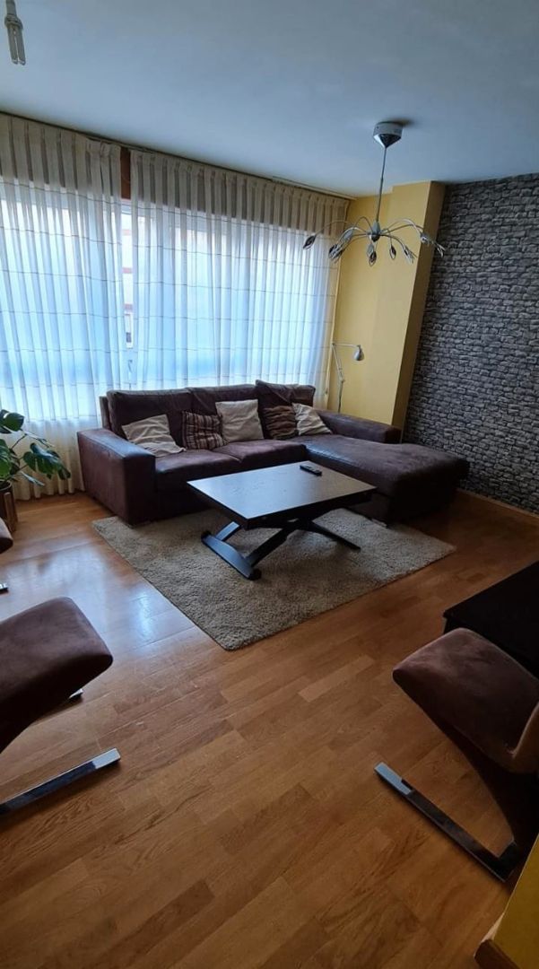 Sala d'estar de Pis en venda en Culleredo amb Calefacció, Parquet i Traster