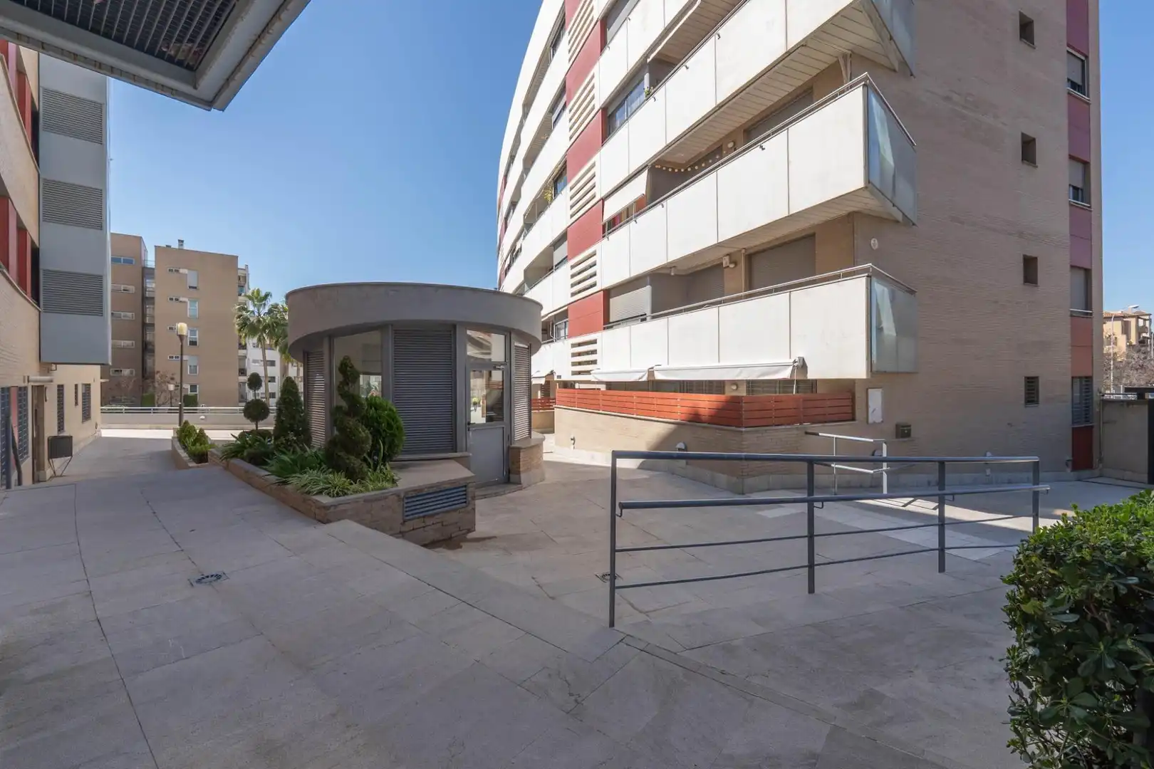 Exterior view of Flat for sale in Granada  with Air Conditioner, Heating and Private garden