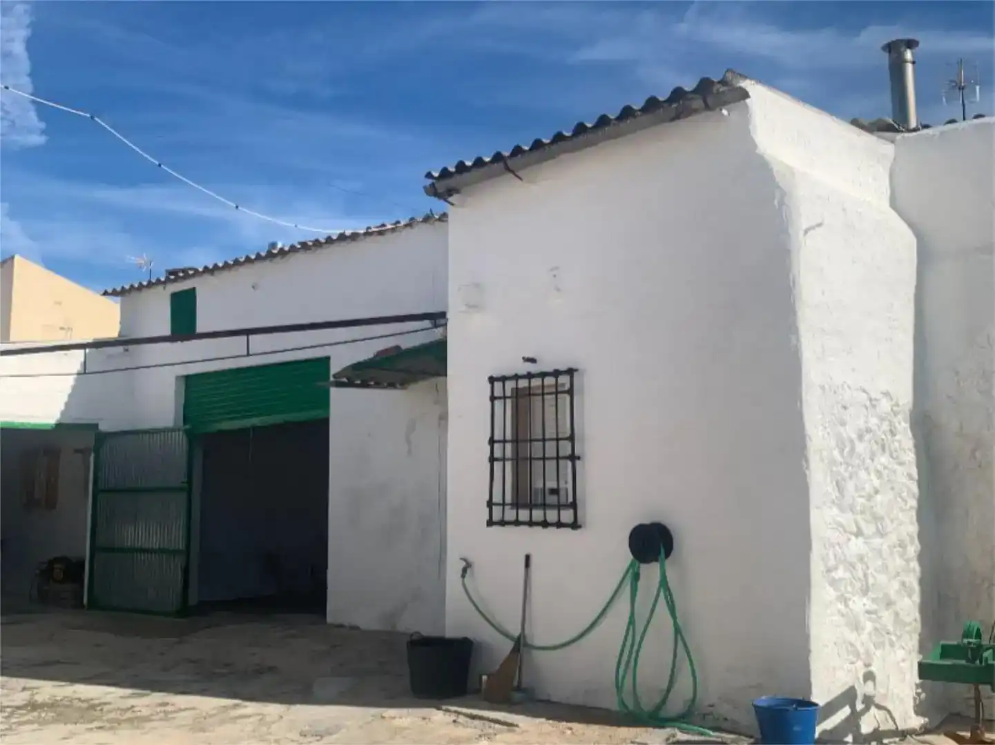 Vista exterior de Casa adosada en venta en Monreal del Llano con Amueblado