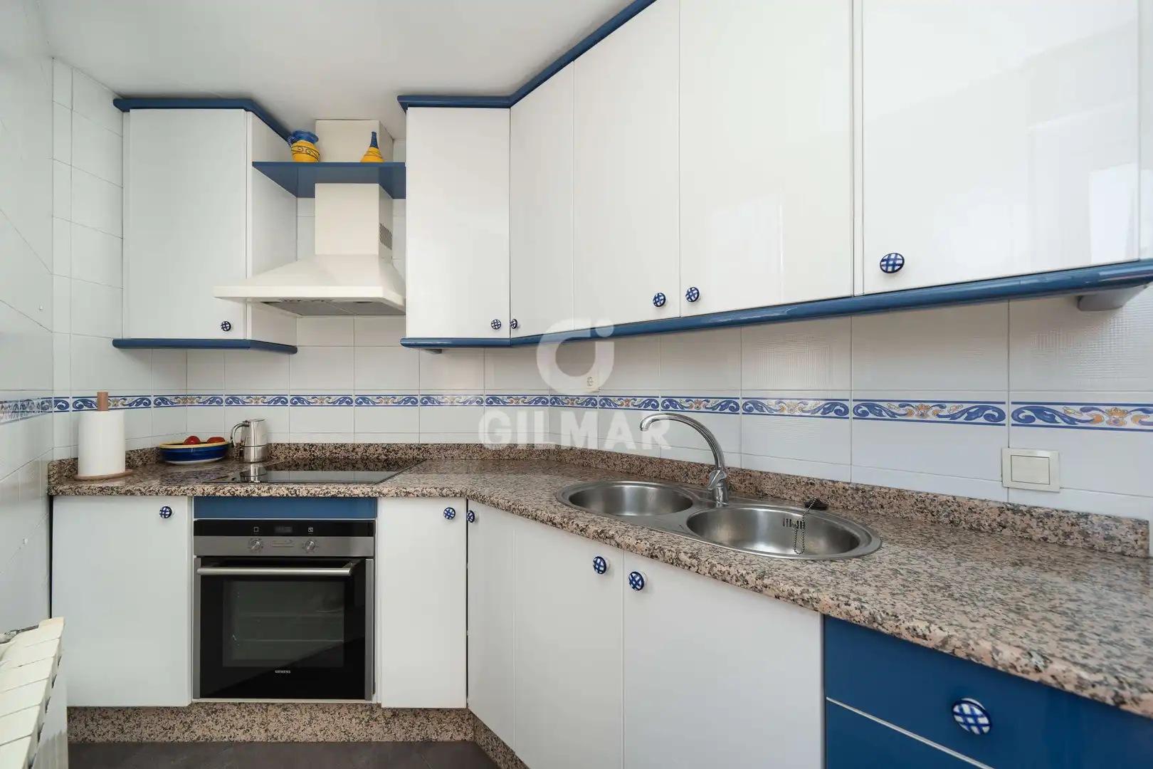 Cocina de Ático en venta en Madrid con Calefacción, Jardín privado y Trastero