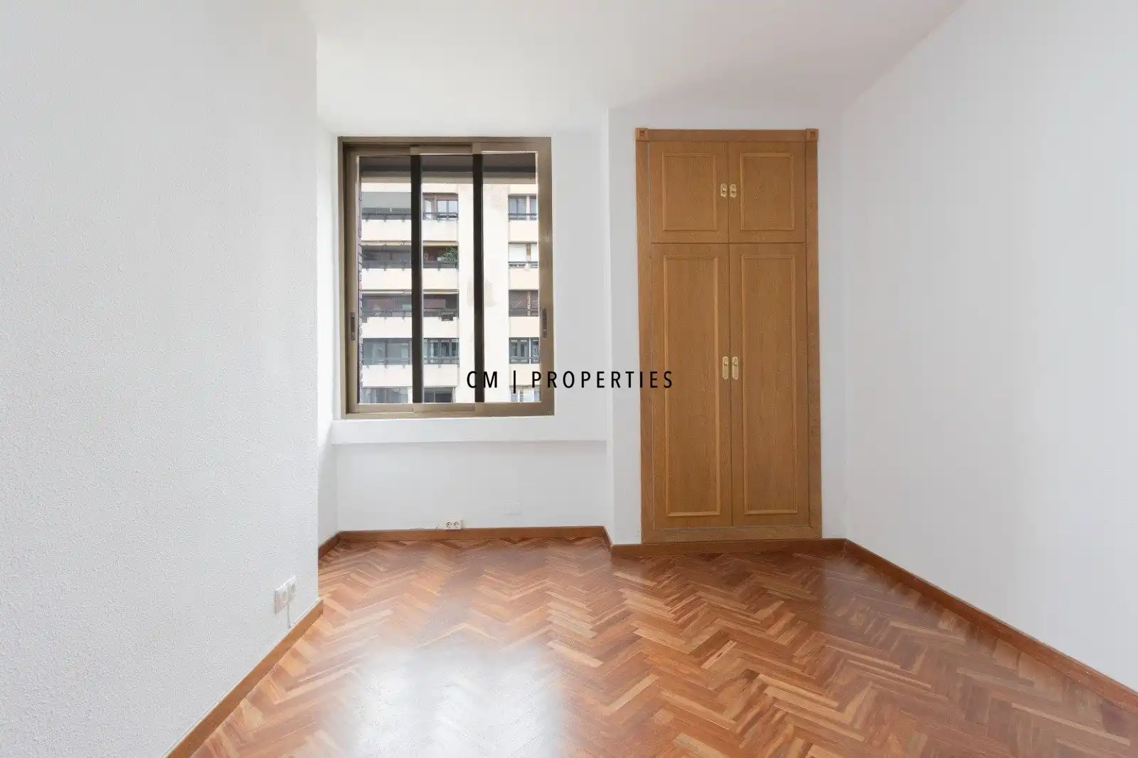 Bedroom of Flat for rent in Valencia  with Air Conditioner, Heating and Storage room
