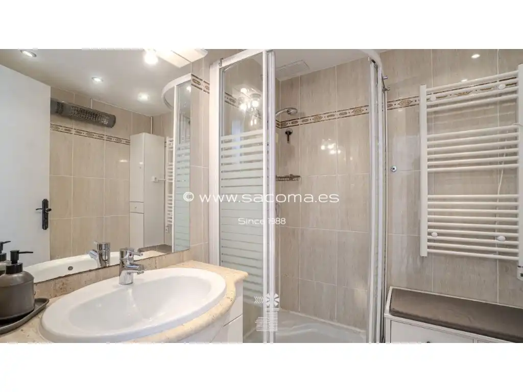 Bathroom of Houses for sale in Sant Llorenç des Cardassar  with Air Conditioner, Terrace and Balcony