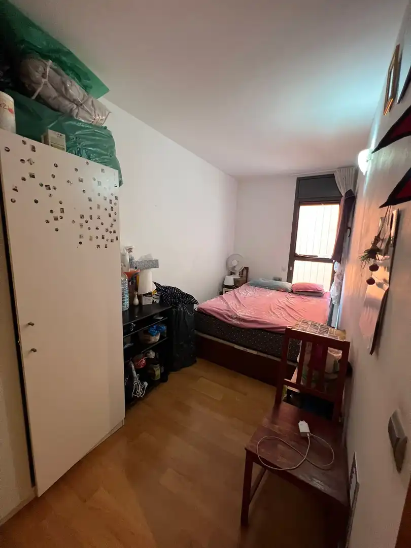 Habitación de Dúplex en venta en L'Hospitalet de Llobregat con Terraza